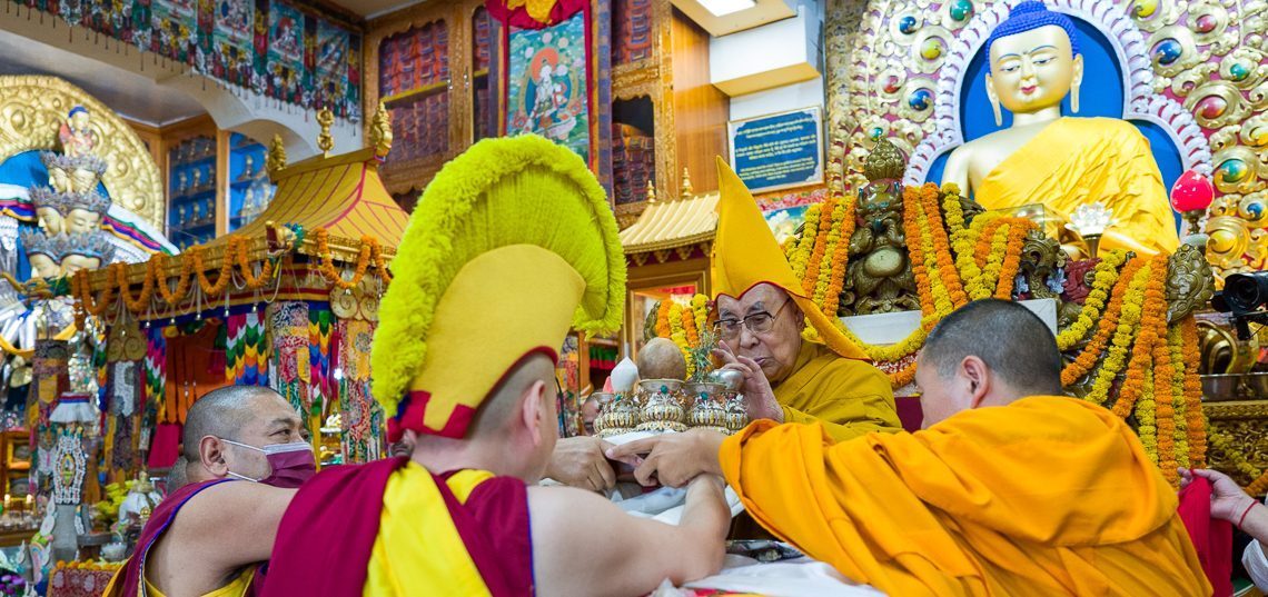 Lễ Cầu Nguyện Trường Thọ do Trung tâm Dokham Chushi Gangdrug và Hiệp hội Văn hóa Phật giáo Himalaya dâng lên Đức Ngài