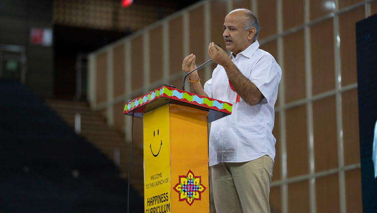 Phó Tổng trưởng Delhi - Manish Sisodia phát biểu tại Lễ khai trương “Chương trình Giáo dục Hạnh phúc” tại các trường Chính phủ Delhi ở New Delhi, Ấn Độ vào 2 tháng 7, 2018. Ảnh của Tenzin Choejor