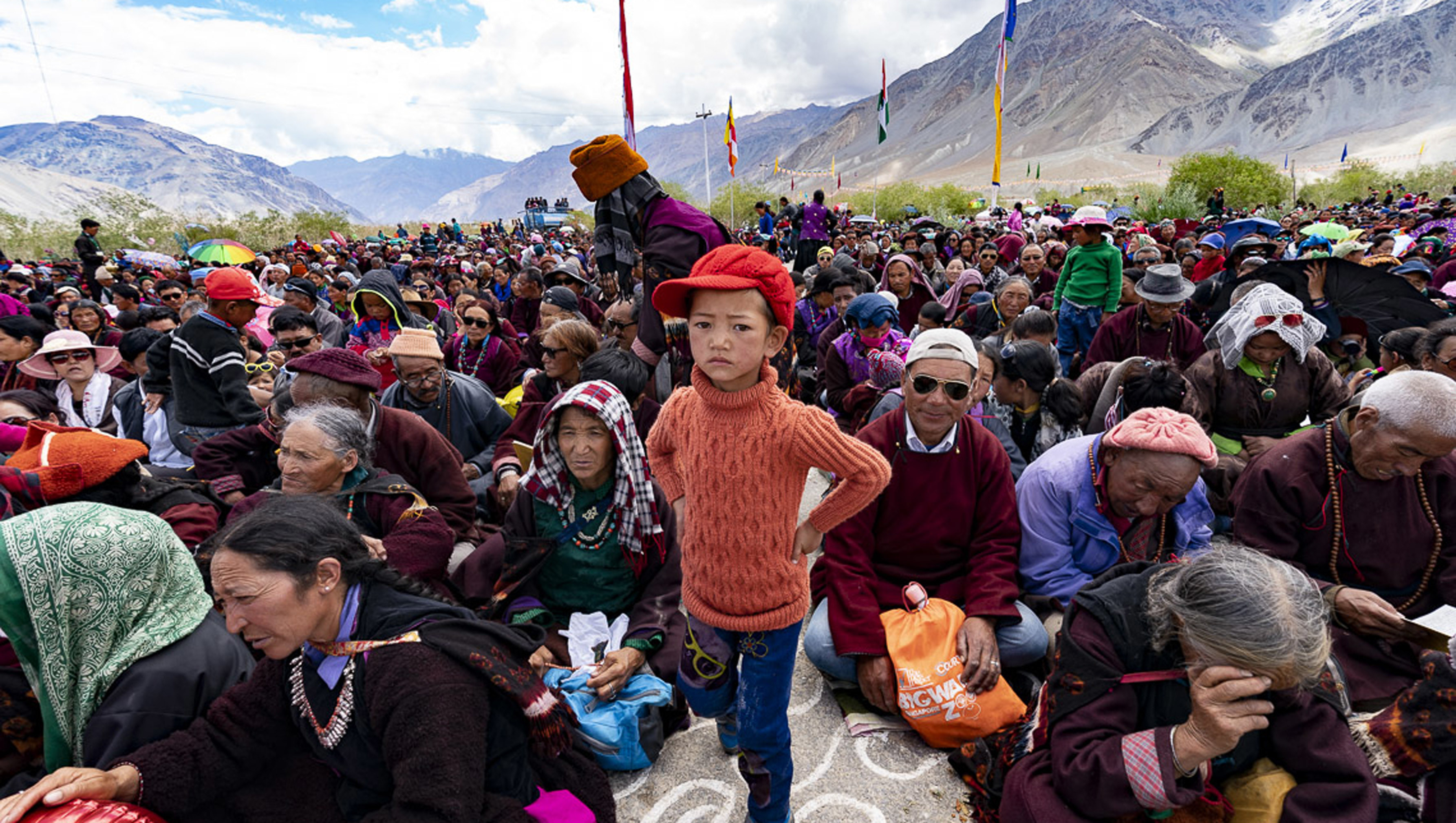 Một quang cảnh của một số trong hơn 16.000 người theo học Pháp với Thánh Đức Đạt Lai Lạt Ma tại Padum, Zanskar, J & K, Ấn Độ vào 22 tháng 7, 2018. Ảnh của Tenzin Choejor