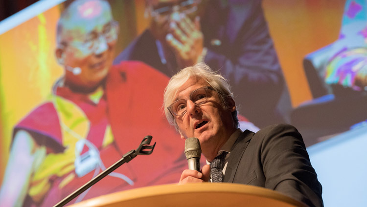 Thị trưởng Darmstadt - Jochen Partsch, phát biểu tại hội nghị ở Toà Hội Nghị Darmstadtium ở Darmstadt, Đức vào 19 tháng 9, 2018. Ảnh của Manuel Bauer