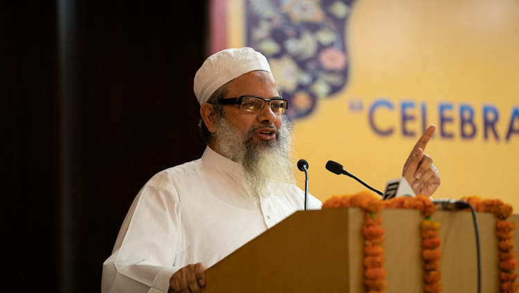 Maulana Mahmud Madani phát biểu tại hội thảo về "Tôn vinh tính đa dạng trong thế giới Hồi giáo" tại Trung tâm quốc tế Ấn Độ ở New Delhi, Ấn Độ vào 15 tháng 6, 2019. Ảnh của Tenzin Choejor