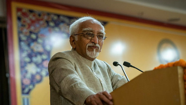 Cựu phó tổng thống Ấn Độ, Hamid Ansar phát biểu về khái niệm của sự đa dạng tại hội nghị “Tôn vinh tính đa dạng trong thế giới Hồi giáo" tại Trung tâm quốc tế Ấn Độ ở New Delhi, Ấn Độ vào 15 tháng 6, 2019. Ảnh của Tenzin Choejor