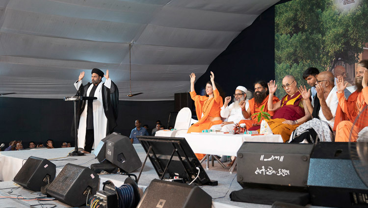 Maulana Kokab Muharram của truyền thống Shia phát biểu trong chương trình liên tôn tại Gandhi Ashram ở New Delhi, Ấn Độ vào 25 tháng 9, 2019. Ảnh của Tenzin Choejor