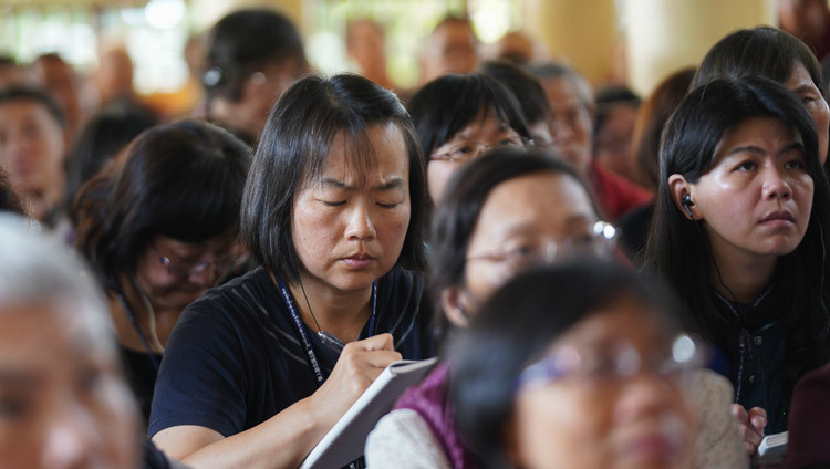 Một số trong số hơn 1100 người đến từ Đài Loan đang tham dự Pháp hội của Thánh Đức Đạt Lai Lạt Ma tại Chùa Tây Tạng Chính ở Dharamsala, HP, Ấn Độ vào 3 tháng 10, 2019. Ảnh của Thượng toạ Tenzin Jamphel