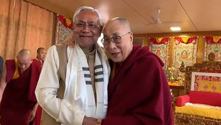 Thánh Đức Đạt Lai Lạt Ma và Thủ hiến bang Bihar - Nitish Kumar tại Bồ Đề Đạo Tràng, Bihar Ấn Độ vào ngày 31 tháng 12, 2018.