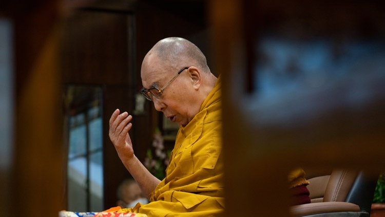 Thánh Đức Đạt Lai Lạt Ma phát biểu trong ngày thuyết giảng thứ hai thể theo sự thỉnh cầu của các Phật tử Hàn Quốc - từ Dinh thự của Ngài ở Dharamsala, HP, Ấn Độ vào ngày 6 tháng 1, 2021. Ảnh của Thượng toạ Tenzin Jamphel