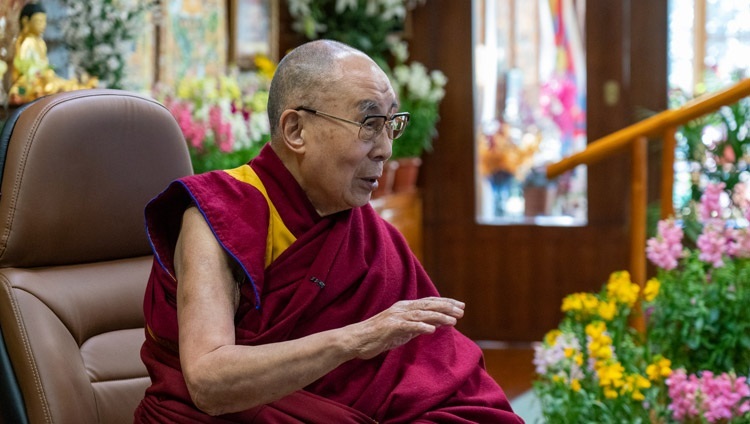 Thánh Đức Đạt Lai Lạt Ma phát biểu khai mạc trong cuộc hội thoại về Lãnh đạo Tử tế và Từ bi tại Dinh thự của Ngài ở Dharamsala, HP, Ấn Độ vào 27 tháng 1, 2021. Ảnh của Thượng toạ Tenzin Jamphel