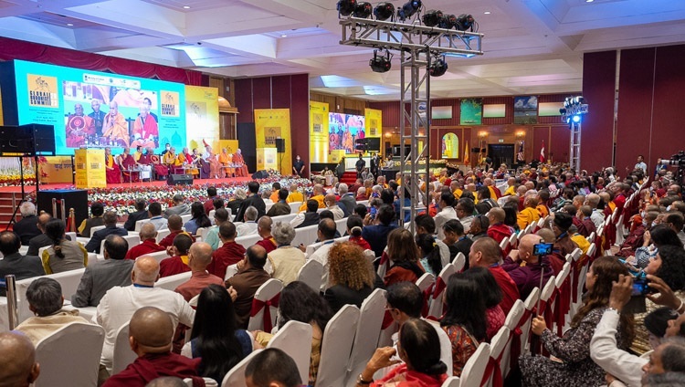 Quang cảnh hội trường tại khách sạn Ashok trong Hội nghị Thượng đỉnh Phật giáo Toàn cầu 2023 ở New Delhi, Ấn Độ vào 21 tháng 4, 2023. Ảnh của Tenzin Choejor