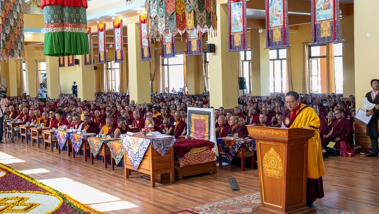Khamtrul Rinpoche phát biểu tại lễ Lạc Thành Học viện Khamgar Druk Dharmakara ở Tashi Jong, HP, Ấn Độ vào ngày 27 tháng 9 năm 2023. Ảnh của Thượng toạ Tenzin Jamphel