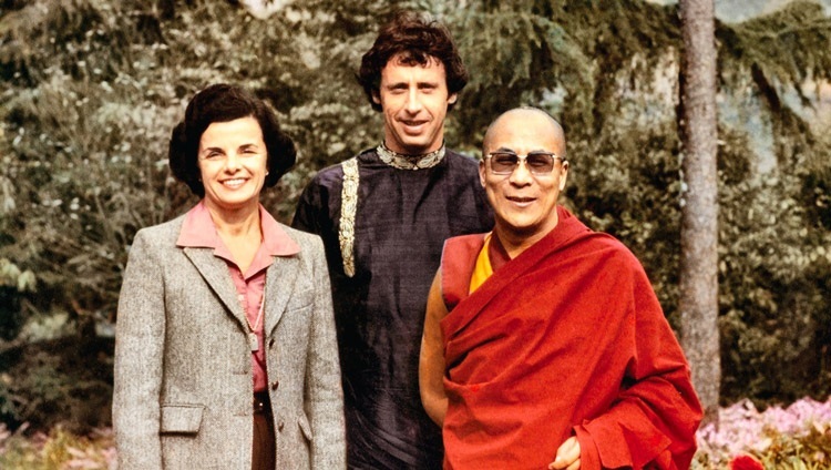 Thánh Đức Đạt Lai Lạt Ma cùng Thượng nghị sĩ Dianne Feinstein và chồng của bà - Richard Blum - ở Dharamsala, HP, Ấn Độ vào năm 1978.