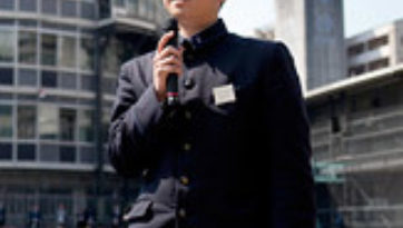 Thăm một trường học, Trung tâm Phật giáo và Đền thờ ở Osaka