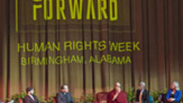 Tiếp kiến dân Tây tạng, thảo luận Liên Tôn Giáo & nói chuyện công khai về Đạo đức Thế tục