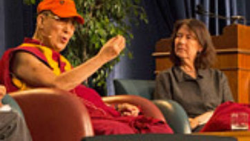 Nói chuyện về cách trau giồi Trái tim và thảo luận về việc Phụng sự