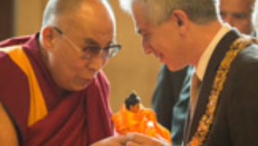 Gặp gỡ Thị trưởng ở Frankfurt, Cộng đồng Tây tạng ở Đức mừng Sinh nhật Ngài