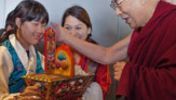 Thánh Đức Đạt Lai Lạt Ma đến Nhật bản