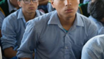 Bắt đầu giảng về "Cây niềm tin - Sự tự khích lệ" cho học sinh trẻ Tây tạng