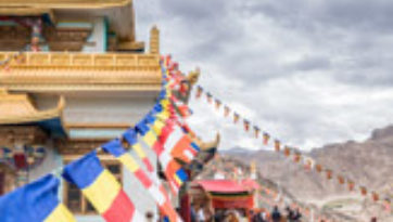 Tưởng nhớ Thomi Sambhota và nói chuyện với dân Tây Tạng ở Choglamsa