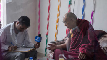 Thánh Đức Đạt Lai Lạt Ma ra mắt ứng dụng Tin tức Địa phương