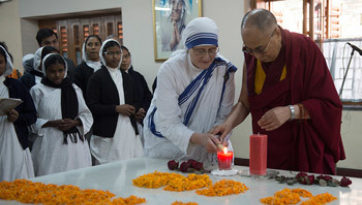 Thánh Đức Đạt Lai Lạt Ma bày tỏ niềm vui trước sự kiện Thánh hóa Mẹ Teresa