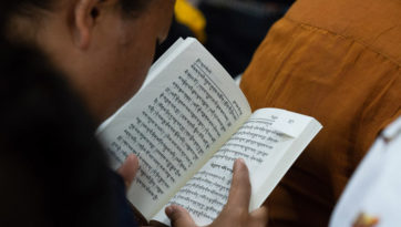 Thuyết Pháp cho thiếu niên học sinh Tây tạng 