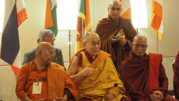 Gặp gỡ các Đại biểu tham dự cuộc Đàm thoại thứ hai về Giới Luật