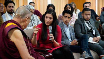 Thảo luận với các nhà lãnh đạo trẻ đến từ các khu vực xung đột