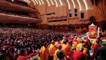 Xưng tán Đức Phật về Giáo lý Duyên khởi’ và quán đảnh Quan Thế Âm