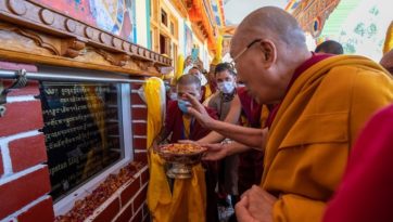 Khánh thành Trung tâm Học tập và Tham dự Bữa trưa tại Sindhu Ghat