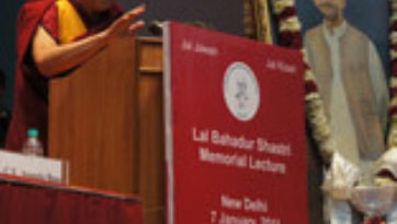 Ấn Độ được xếp vị trí tốt hơn Trung Quốc và Pak về tham nhũng: Đạt Lai Lạt Ma