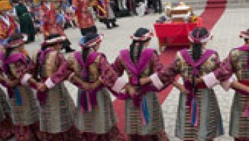 Hàng ngàn người Chúc mừng Sinh nhật đến Thánh Đức Đạt Lai Lạt Ma ở Dharamshala