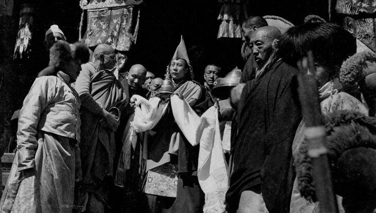 Thánh Đức Đạt Lai Lạt Ma tại Dromo, Tây Tạng năm 1951.