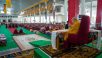 Thánh Đức Đạt Lai Lạt Ma tham dự buổi tranh biện tại Khu vực tranh biện Drepung Gomang
