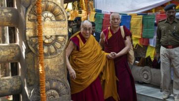 Hành Hương đến Đại Tháp Giác Ngộ vào ngày cuối ở Bồ Đề Đạo Tràng